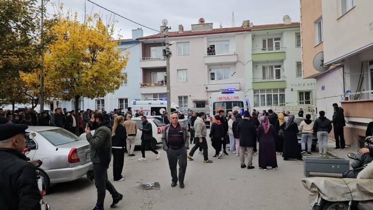 <p>Osmancık Caddesi'nde bir binada doğal gazdan kaynaklandığı değerlendirilen patlama meydana geldi.</p>

