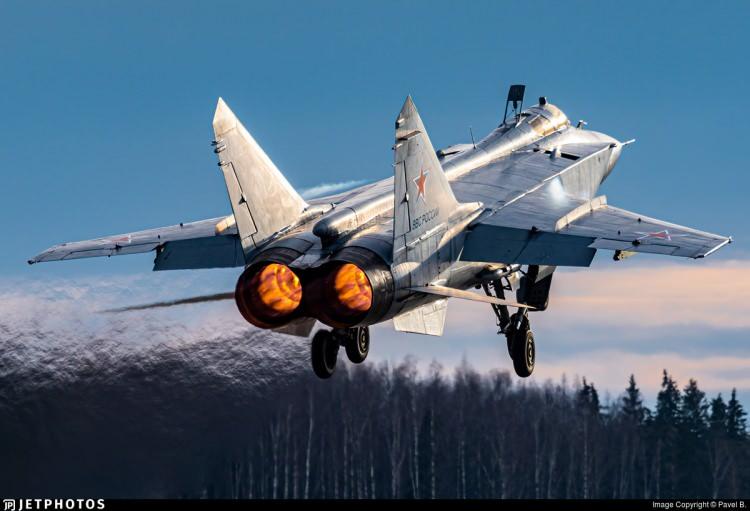 <p><strong><span style="color:#B22222">9)  MIG-31BM</span>  |  RUSYA</strong></p>
