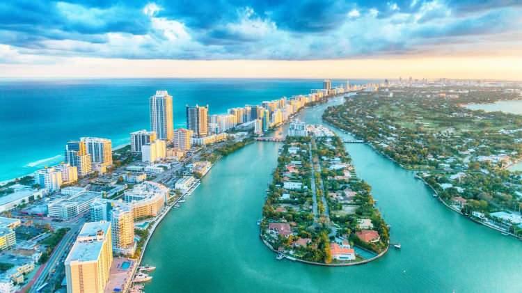 <p><strong>Miami / Florida</strong></p>