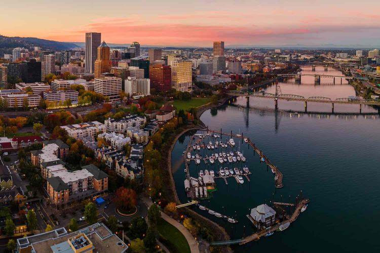 <p><strong>Portland / Oregon</strong></p>