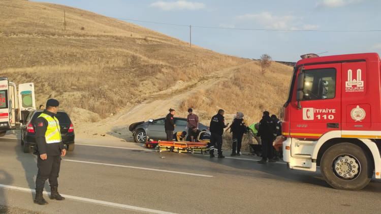 <p>Kazanın ardından yoldan ge&ccedil;en diğer s&uuml;r&uuml;c&uuml;ler 112'ye haber verdi. Kaza yerine gelen jandarma ve trafik ekipleri yol kontrol&uuml;n&uuml; sağlarken, Erzurum B&uuml;y&uuml;kşehir Belediyesi Aşkale itfaiye ekipleri ve sağlık ekipleri otomobilde bulunan kazazedeleri ara&ccedil;tan &ccedil;ıkarttı.</p>
