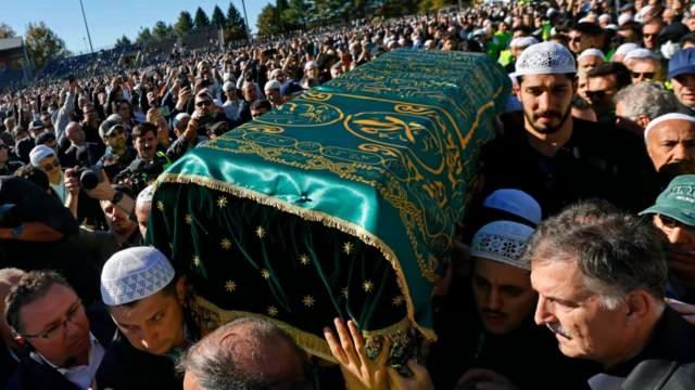 <p><em><strong>Erdoğan'ın dikkat çeken açıklamaları şöyle:</strong></em></p>
<p> </p>