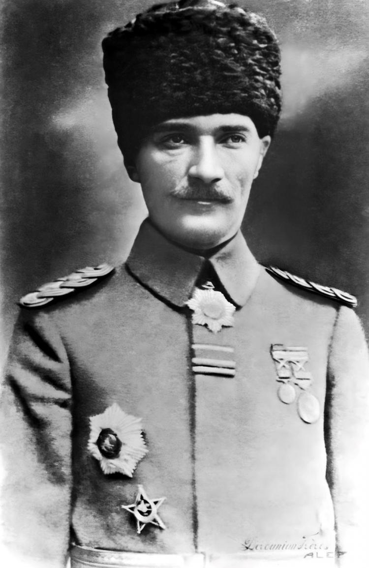 <p>Mustafa Kemal, Tümgeneralliğe yükseldiği günlerde. (Arşiv-01.01.1916)</p>
