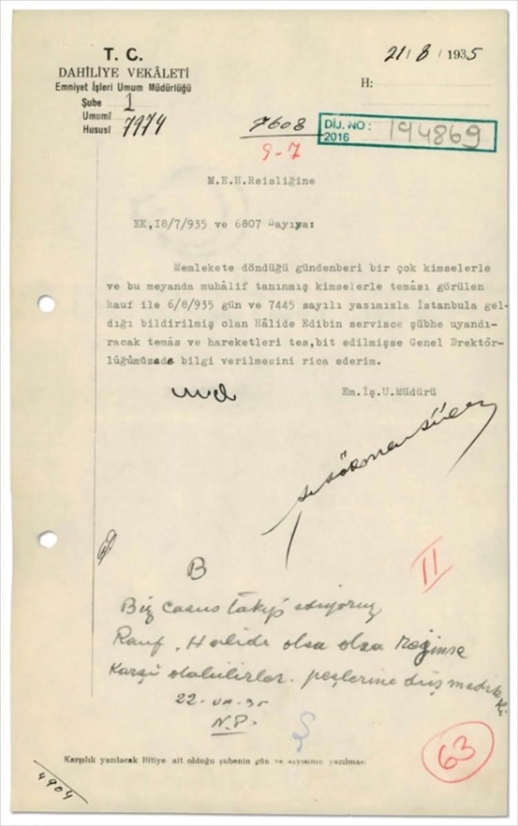 <p><strong>ALMAN PROPAGANDA BAKANI GOEBBELS DE TAKİP EDİLDİ</strong><br />
<br />
Öte yandan sitede, gazeteci gibi davranan MAH mensubunun İkinci Dünya Savaşı'ndan kısa süre önce Türkiye'ye gelen Alman Propaganda Bakanı Joseph Goebbels'e yaklaşarak, hakkında tuttuğu Nisan 1939 tarihli rapor da öne çıkıyor.</p>