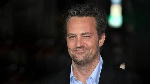 <p><span style="color:#B22222"><strong>9- MATTHEW PERRY- </strong></span></p>

<p><span style="color:#B22222"><strong>18 Milyon Dolar</strong></span></p>

<p><br />
Friends dizisiyle g&ouml;n&uuml;llere taht kuran Perry, &ouml;l&uuml;m&uuml;nden sonra bile telif haklarından yılda 17 milyon dolardan fazla kazanmaya devam ediyor.</p>
