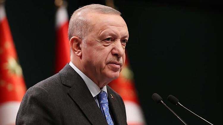 <p><span style="color:#B22222"><strong>RECEP TAYYİP ERDOĞAN</strong></span></p>
<p> </p>
<p>Cumhurbaşkanı Erdoğan'ın kan grubuyla ile ilgili bilgiler kamuoyuyla paylaşılmamıştır.</p>
<p> </p>