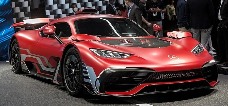<p><span style="color:#B22222"><strong>Mercedes-AMG One</strong></span></p>
<p> </p>
<p>Formula 1 motorunu bir yol arabasına aktaran Mercedes-AMG One, 1063 beygirlik bir güce sahip. Aracın maksimum hızı ise 349 km/sa.</p>
