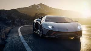 <p><span style="color:#B22222"><strong>Lamborghini Aventador LP780-4 Ultimae Coupe</strong></span></p>
<p> </p>
<p>Aracın maksimum hızı 354 km/sa.</p>