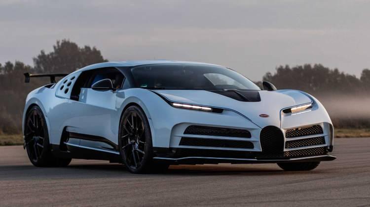 <p><span style="color:#B22222"><strong>Bugatti Centodieci</strong></span></p>
<p> </p>
<p>Bugatti'nin 110. yılı için üretilen Centodieci, stadart bir Chiron'dan daha hafif. Bu da aracın 386 km/sa hıza ulaşmasında etkili.</p>