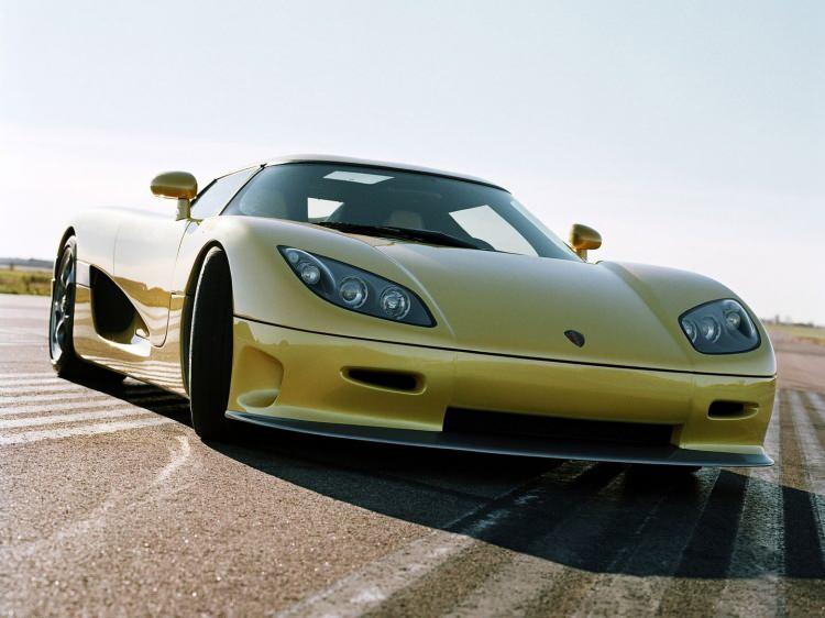 <p><span style="color:#B22222"><strong>Koenigsegg CCR</strong></span></p>
<p> </p>
<p>Koenigsegg CC8S'in daha güçlü bir versiyonu olarak çıkan CCR, 388 km/sa hıza çıkıyor.</p>