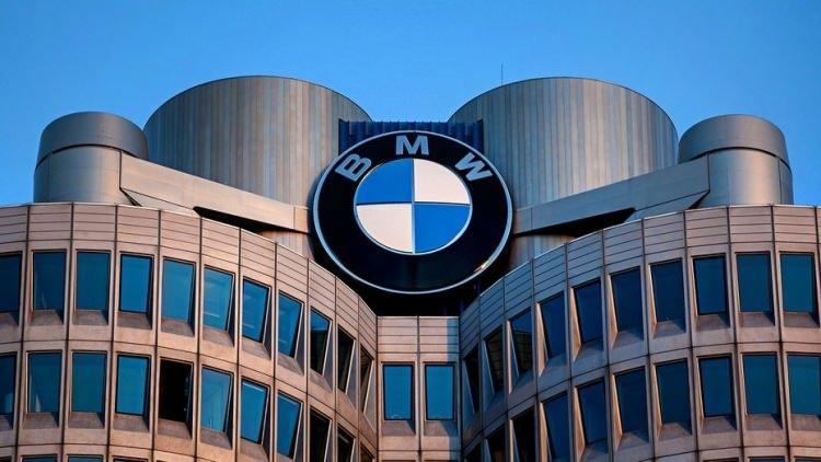 <p><span style="color:#B22222"><strong>BMW ARAÇLARI</strong></span></p>