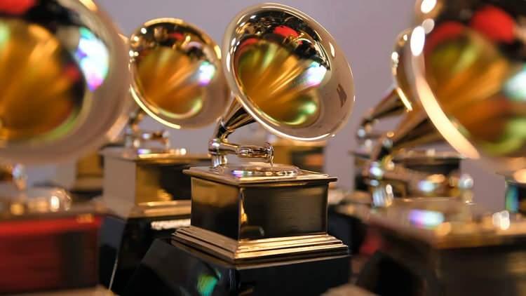 <p>2 Şubat 2025 Pazar günü Los Angeleste düzenlenecek olan Crypto. com Arena'da düzenlenecek olan 67'inci Grammy Ödül töreni adayları açıklandı. </p>

<p>Ödül töreninde Beyonce'nin piyasaya sürdüğü Cowboy adlı country albümü 11 adaylık ile dikkat çekenler arasında yerini alırken, Taylor Swift ise 6 ödül için yarışacak. </p>

<p>Ünlü şarkıcı Billie Eilish ise 7 dalda aday gösterilen isim oldu.</p>

<p> </p>

<p><strong><span style="color:rgb(0, 0, 0)">İŞTE 2025 GRAMMY ÖDÜLLERİ ADAY LİSTESİ</span></strong></p>
