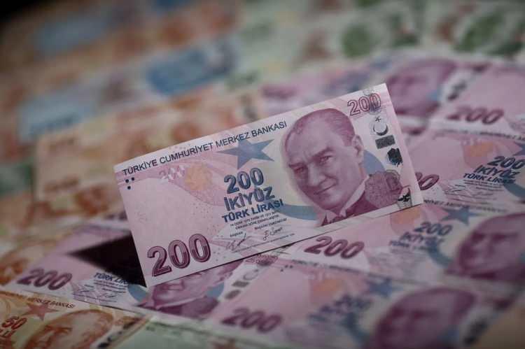 <p>Bunun ardından merak edilen memur maaşları da netleşmeye başladı. </p>