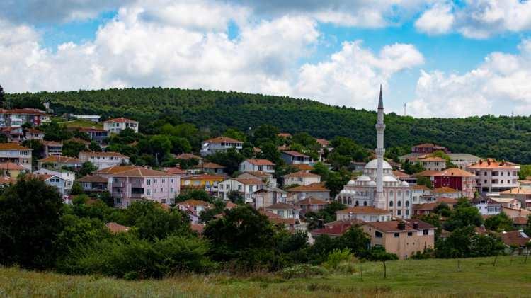 <p>İstanbul'da emlak fiyatları ile birlikte arsa fiyatlarındaki artış eğrisi de devam ediyor.</p>
