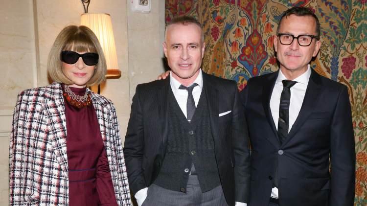<p>“Demokrasinin Tasarımcıları” adı ile çıkartılan koleksiyon Ver Wang, Thom Browne, Prabal Gurung, Tory Burch gibi birçok modaevinin vitrinlerinde yer aldı.</p>
