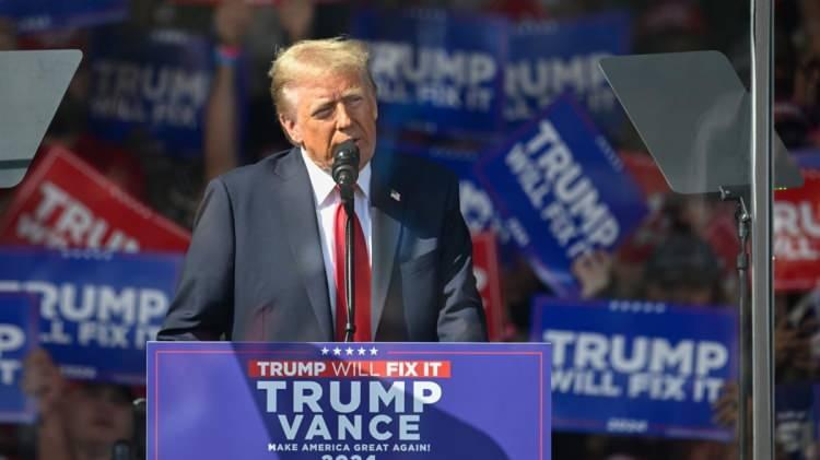 <p>Peki, Donald Trump kimdir, kaç yaşında, çocuğu var mı, kiminle evli? İşte Donald Trump'ın siyasi kariyeri ve hayatı...</p>