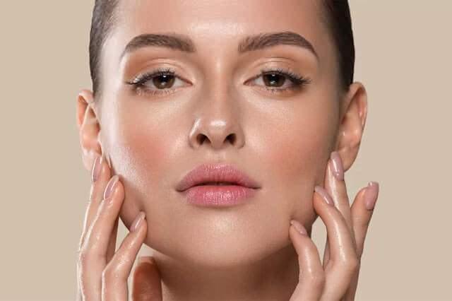 <p><strong>6- V&uuml;cudu Nemlendirir ve Cilt Sağlığını Destekler</strong></p>
