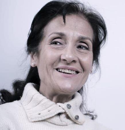 <p>Bizimkiler dizisinin Aysel'i, Kiralık Aşk'ın Türkan'ı Hikmet Körmükçü uzun zaman sonra ilk kez görüntülendi. 72 yaşındaki oyuncunun son hali görenleri şaşırttı.</p>
