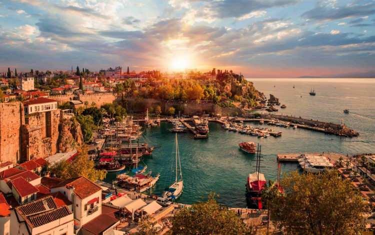 <p>Örneğin yaklaşık 5 milyar kişinin dahil olduğu internet ve dijital dünyada şehrin mevcudiyeti güçlendirilebilir ve 'bilinme', 'tanınma' özelliklerinde rakipleriyle boy ölçüşebilir." şeklinde konuştu.</p>