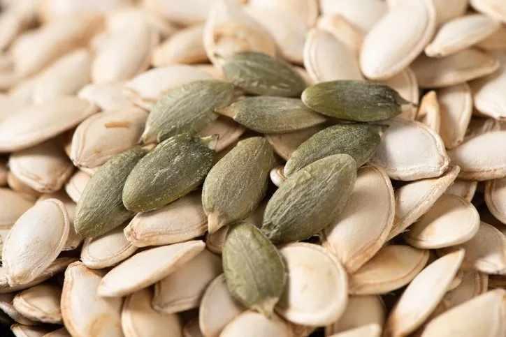 <p>3- KABAK ÇEKİRDEĞİ</p>
<p>559kcal, 100g başına</p>
<p>Tüm kabakların çekirdekleri de dahil. Bitkisel kaynaklı en zengin demir ve manganez kaynaklarından biri.</p>
<p>BESİN DEĞERLERİ PUANI: 84</p>