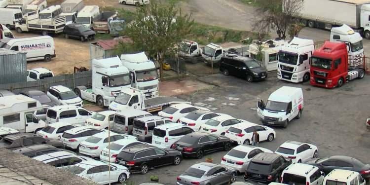 <p>Eski düzenlemede, yediemin otoparklarında bekleyen araçların sicilinde yer alan 'satılamaz', 'devredilemez', 'haciz ve ihtiyati haciz' ile 'rehin gibi şerhler' sebebiyle satış işlemleri kısa sürede tamamlanamıyordu.</p>