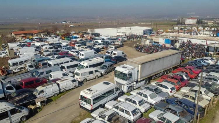 <p>Ekonomiye yön verecek ve kazanım sağlayacak projeler hız kesmeden hayata geçiriliyor. Yediemin otoparklarında ekonomiye kazandırılacak araçlar için düğmeye basıldı. </p>