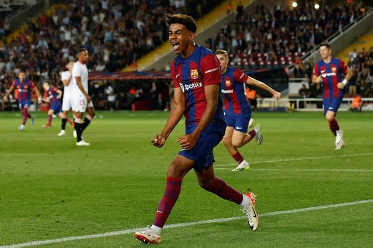 <p>Açıklanan raporda piyasa değeri en yüksek 21 yaş altı genç oyuncu oyuncu, <strong>Barcelona</strong>'nın 17 yaşındaki İspanyol yıldızı<strong> Lamine Yamal </strong>oldu. </p>