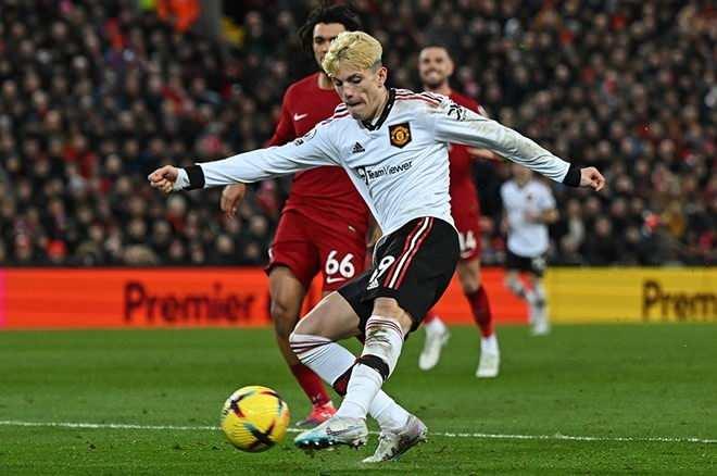 <p>2- Alejandro Garnacho (Manchester United): 114.8 milyon Euro<br />
<br />
- 20 yaş</p>