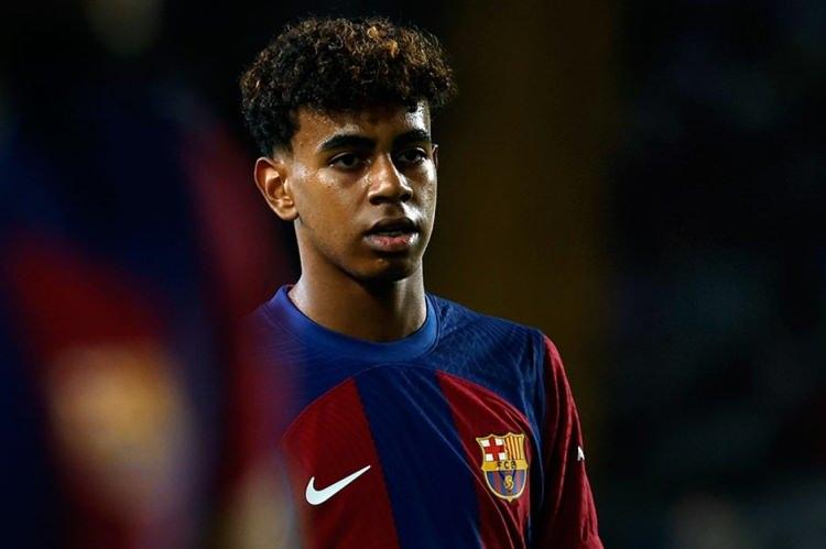 <p>1- Lamine Yamal (Barcelona): 180.9 milyon Euro<br />
<br />
- 17 yaş</p>