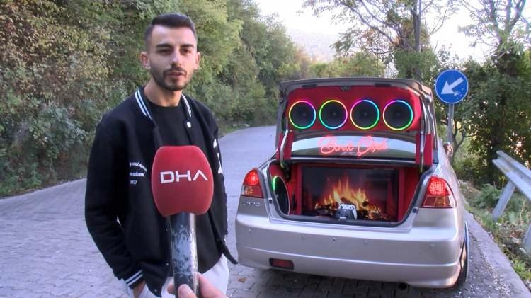 <p>Evde, kapalı kalmaktan sıkılan Çiçek, oyun sevdasından da vazgeçemeyince çareyi 6 ay önce aldığı otomobilini, oyun salonuna çevirmekte buldu. </p>
