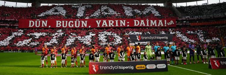 <p>Süper Lig'in 12. hafta karşılaşmasında Galatasaray ile Samsunspor karşı karşıya geldi.</p>