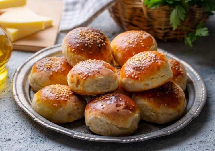 <p>Örneğin, tam buğday ekmeği, sebzeli sandviçler veya meyve salataları gibi besleyici seçenekler tercih edebilirsiniz.</p>

<p> </p>
