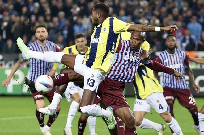 <p> Haberde tecrübeli çalıştırıcının bu tutkuyu Trabzonspor maçında bir kez daha gösterdiği aktarıldı.</p>