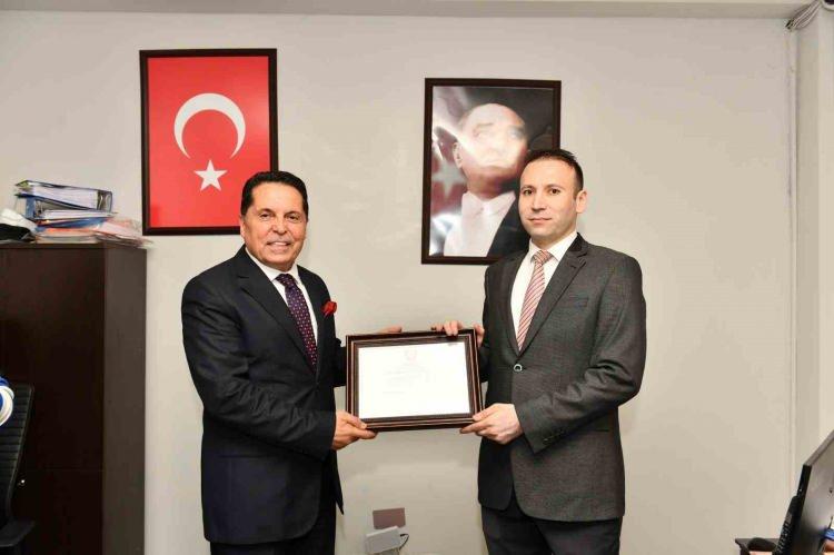 <p>CHP'deki bu ikilik parti i&ccedil;inde huzursuzluğa neden oldu.</p>

<p>Bu kapsamda CHP Genel Başkanı &Ouml;zg&uuml;r &Ouml;zel, s&ouml;z konusu başkanları uyaracak.</p>
