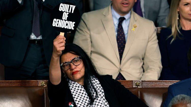 <p>Kongre'deki tek Filistinli Amerikalı olan Tlaib, Michigan'ın 12. Kongre Bölgesi'nde yeniden meclis üyesi seçildi. </p>
