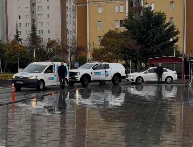 <p>Atatürk'ün hayata gözlerine yumduğu saat 09.05'te sirenlerin çalmasıyla İstanbul trafiği de durdu.</p>
