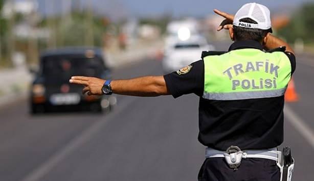 <p>Cezanın düşük poliçe fiyatlarının ise yüksek olması trafik sigortası yaptırmayanların sayısının artmasına neden oluyor.</p>