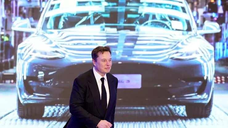 <p>Trump'ın kampanyasının önde gelen destekçisi, CEO'su Musk, yüzde 13 hisseye sahip olduğu elektrikli otomobil üreticisi Tesla'nın hisse senedi fiyatındaki artıştan faydalandı.</p>