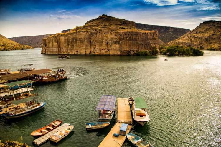 <p><span style="color:#0000CD"><strong>ŞANLIURFA / HALFETİ</strong></span></p>