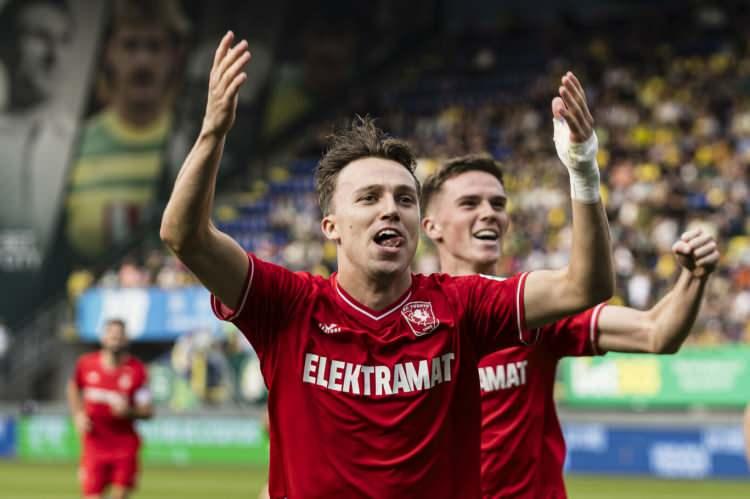 <p><strong><span style="color:#B22222">20) TWENTE (Hollanda) </span> | YÜZDE 8</strong></p>
<p> </p>
<p>Genç yetenekleriyle öne çıkan bir ekip, Hollanda futbolunu Avrupa’da temsil ediyor. Dinamik kadrosu ile sürpriz yapabilirler.</p>
<p> </p>