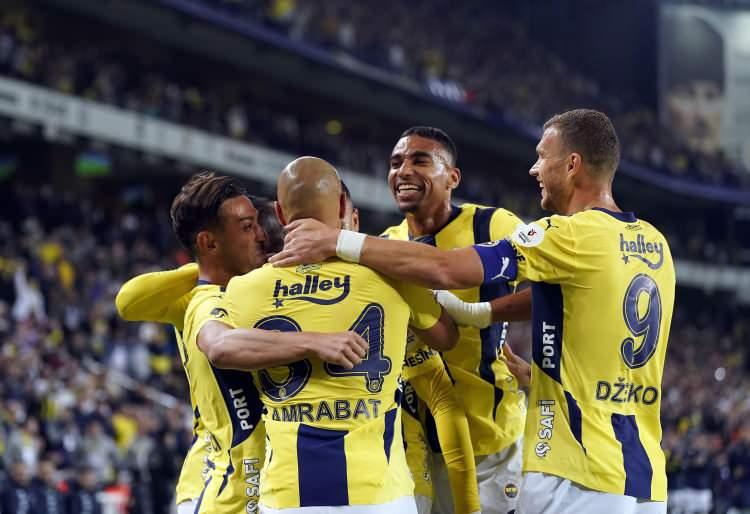 <p><strong><span style="color:#B22222">6) FENERBAHÇE </span> | YÜZDE 24</strong></p>
<p> </p>
<p>Kadrosundaki tecrübeli oyuncularla ve Mourinho’nun liderliğinde Avrupa’da başarıyı hedefleyen bir ekip.<strong> Yapay zekaya göre Türkiye’nin Avrupa’daki en iddialı temsilcilerinden.</strong></p>
