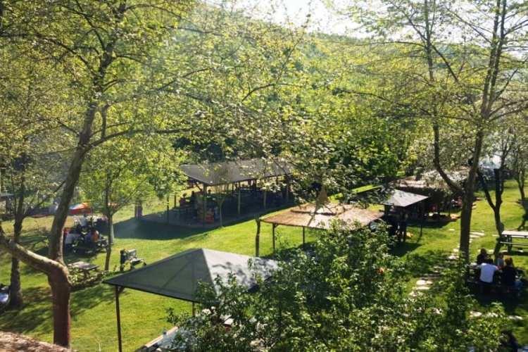 <p>Bu da, arsa sahiplerinin bu yüksek talep ve fiyat artışını fırsata çevirmeye çalıştığını gösteriyor."</p>