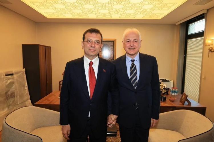 <p>CHP'li <a href="https://www.sabah.com.tr/haberleri/beykoz" target="_blank">Beykoz</a> Belediyesi, Cumhuriyetköy'de milyarlarca lira değerindeki 51 dönüm araziyi 205 milyon muhammen bedelle satacağını duyurdu. Cumhuriyetköy'deki 180 Ada 5 parsel üzerindeki 51 bin 379 metrekare tarım arazisi, 27 Kasım Çarşamba günü saat 10:00'da açık ihale usulüyle 205 milyon 518 bin 960 TL muhammen bedelle satışa çıkarıldı.</p>
<p> </p>
<p> </p>