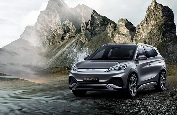 <p>BYD ATTO 3</p>
<p>420 KM</p>
<p> </p>