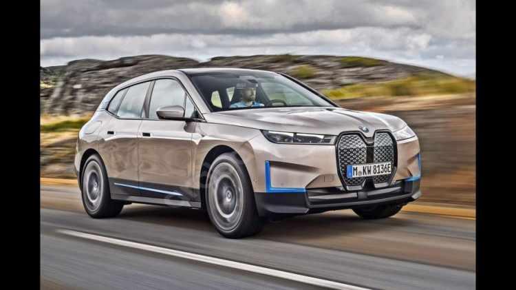 <p>BMW İX</p>
<p>606 KM</p>
<p> </p>
