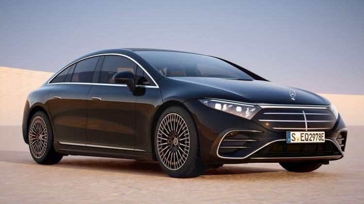 <p>MERCEDES EQS</p>
<p>649 KM</p>
<p> </p>