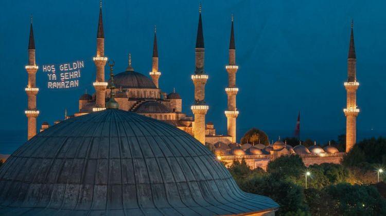 <p>Ramazan Bayramı Arifesi – 29 Mart 2025, Cumartesi</p>
<p>Ramazan Bayramı 1. Günü – 30 Mart 2025, Pazar</p>
<p>Ramazan Bayramı 2. Günü – 31 Mart 2025, Pazartesi</p>
<p>Ramazan Bayramı 3. Günü – 1 Nisan 2025, Salı</p>