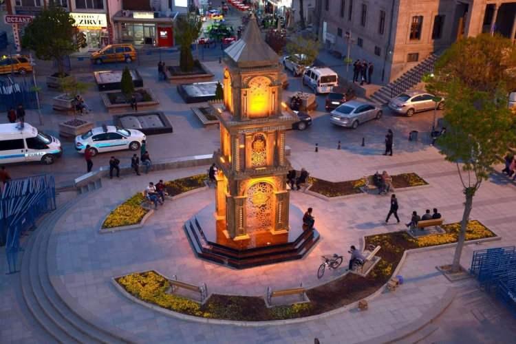 <p><span style="color:#0000FF"><strong>5- AKSARAY:</strong></span></p>
<p><strong><span style="color:#0000FF">Ihlara Vadisi:</span> </strong>Aksaray İli Güzelyurt İlçesi sınırları içerisinde bulunan Ihlara Vadisi dünya üzerindeki kanyonlar arasında önemli bir yere sahiptir. </p>