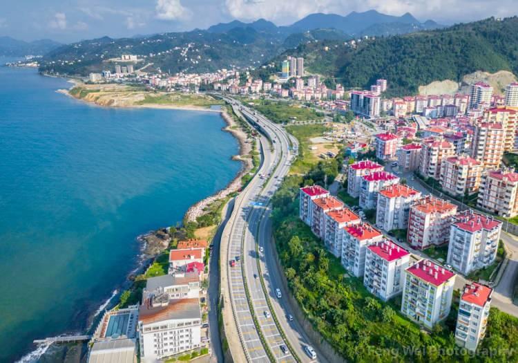 <p><strong><span style="color:#2F4F4F">33- GİRESUN:</span></strong></p>
<p><span style="color:#2F4F4F"><strong>Giresun Kalesi:</strong> </span>Şehre hakim bir tepe üzerinde, tarihi kalıntılar barındıran kale.</p>