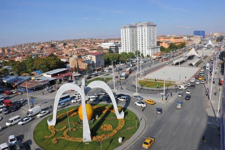 <p><span style="color:#FF8C00"><strong>54- MALATYA:</strong></span></p>

<p><strong><span style="color:#FF8C00">Arslantepe Höyüğü:</span> </strong>2021 yılında UNESCO Dünya Mirası Listesi’ne dahil edilen ve Türkiye'nin en büyük höyüklerinden biri olan Arslantepe Höyüğü, hem tarih hem de arkeoloji meraklılarının mutlaka görmesi gereken bir tarihi hazine.</p>
